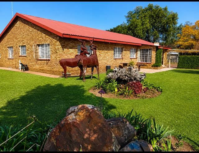 4 BEDROOM HOUSE FOR SALE IN RIVERSDALE